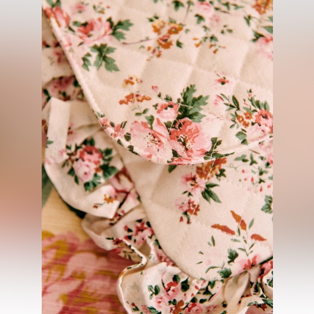 NWT Sezane pochette a froufrou - vintage flowers